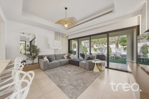 Villa till försäljning i Arabian Ranches 2, Dubai, UAE 4 sovrum, 400.32 kvm Nr. 733083 - fotografi 11