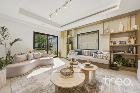 Villa till försäljning i Arabian Ranches 2, Dubai, UAE 4 sovrum, 400.32 kvm Nr. 733083 - fotografi 3