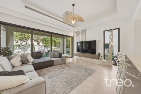 Villa till försäljning i Arabian Ranches 2, Dubai, UAE 4 sovrum, 400.32 kvm Nr. 733083 - fotografi 12