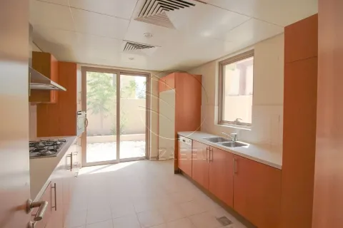 Vila v Al Raha Gardens, Abu Dhabi, SAE 4 spálne, 402 m2 č. 700669 - Fotografia 6