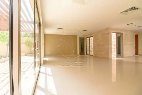 Vila v Al Raha Gardens, Abu Dhabi, SAE 4 spálne, 402 m2 č. 700669 - Fotografia 9