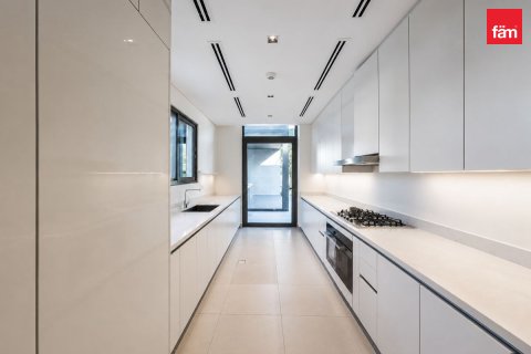 Dubai, संयुक्त अरब अमीरात में विला, 5 बेडरूम, 768.6 वर्ग मीटर, संख्या 740831 - फ़ोटो 9