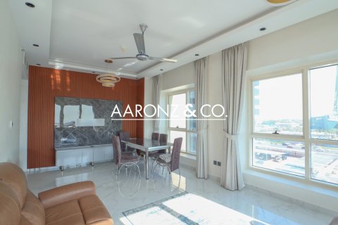 Apartemen di Jumeirah Lake Towers, Dubai, UEA 1 kamar tidur, 91 m2 nomor 670451 - foto 5