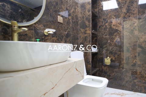 Jumeirah Lake Towers, Dubai, संयुक्त अरब अमीरात में अपार्टमेंट, 1 बेडरूम, 91 वर्ग मीटर, संख्या 670451 - फ़ोटो 13