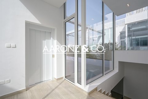 Vila v Al Barari, Dubai, SAE 4 ložnice, 459 m² Č.: 670455 - fotografie 17