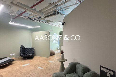 Зняти в оренду офіс в Бизнес-Бэй, Дубай, ОАЕ 109м2, № 670453 - фото 2