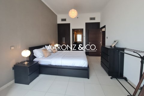 Apartmen di Dubai Marina, UAE 1 bilik tidur, 70.7 meter persegi № 670456 - foto 6