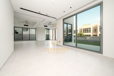 Huvila Al Furjan, Dubai, Arabiemiraatit 5 makuuhuonetta, 600 m2 № 721274 - kuva 2