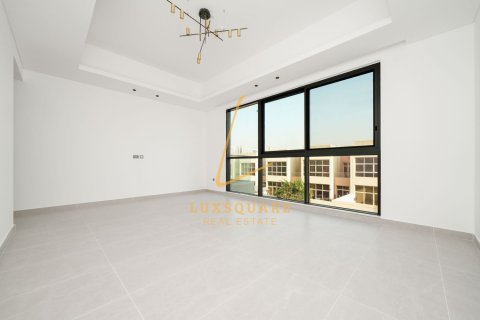 Huvila Al Furjan, Dubai, Arabiemiraatit 5 makuuhuonetta, 600 m2 № 721274 - kuva 17