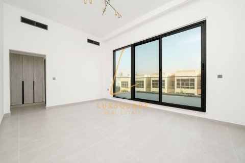 Huvila Al Furjan, Dubai, Arabiemiraatit 5 makuuhuonetta, 600 m2 № 721274 - kuva 22