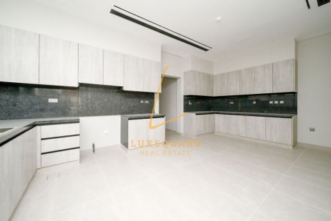 Huvila Al Furjan, Dubai, Arabiemiraatit 5 makuuhuonetta, 600 m2 № 721274 - kuva 3