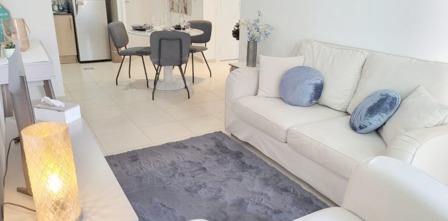 Apartament në Business Bay, Dubai, Emiratet e Bashkuara Arabe 1 dhomë gjumi, 84 m2. № 696109