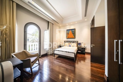 Vila v Palm Jumeirah, Dubai, SAE 6 spální, 910 m2 č. 653165 - Fotografia 16