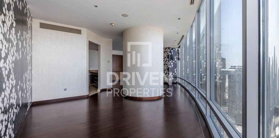 Apartment in Downtown Dubai (Downtown Burj Dubai), UAE 3 bedrooms, 247 sq.m. № 653159