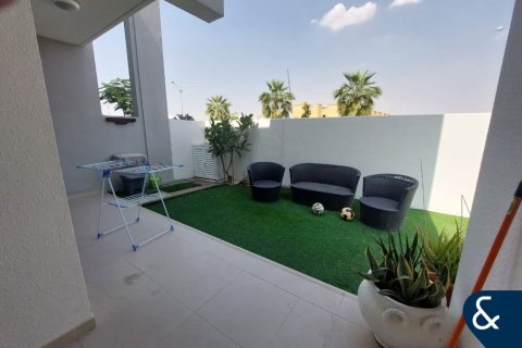 Adosado en DAMAC Hills (Akoya by DAMAC), Dubai, EAU 3 dormitorios, 175 m² № 697872