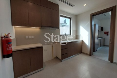 Вилла Al Furjan, Дубай, БАӘ-да 5 жатын бөлмелер, 715 м² № 752131 - фото 14
