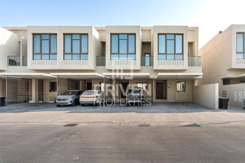 Villa te huur in Al Furjan, Dubai, VAE 4 slaapkamers, 152 vr.m., nr 655147 - foto 1