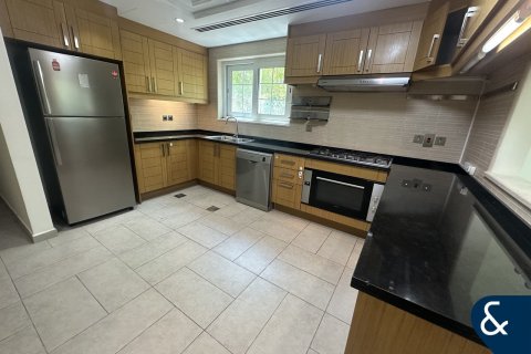 Villa te huur in Jumeirah Park, Dubai, VAE 5 slaapkamers, 750 vr.m., nr 688839 - foto 4