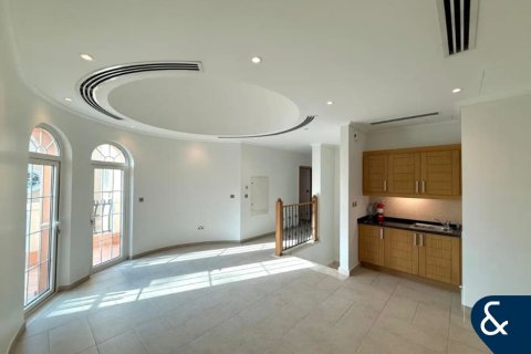 Vila v Jumeirah Park, Dubai, SAE 5 spální, 750 m2 č. 688839 - Fotografia 13