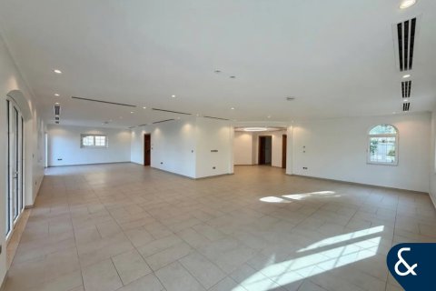 Villa te huur in Jumeirah Park, Dubai, VAE 5 slaapkamers, 750 vr.m., nr 688839 - foto 3