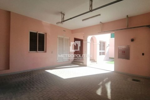 Villa te koop in Nadd Al Sheba, Dubai, VAE 4 slaapkamers, 354 vr.m., nr 664895 - foto 23