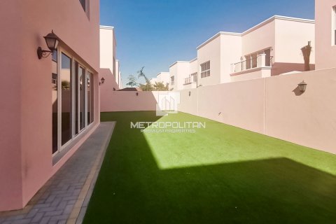 Villa te koop in Nadd Al Sheba, Dubai, VAE 4 slaapkamers, 354 vr.m., nr 664895 - foto 16