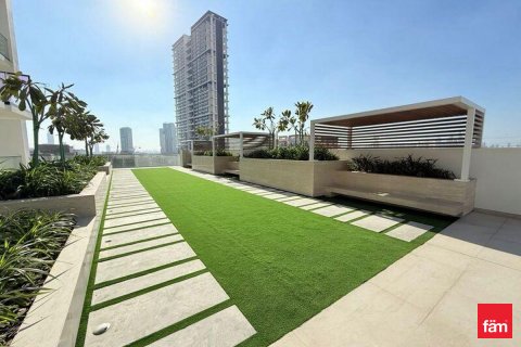 Lägenhet till försäljning i Dubai, UAE 2 sovrum, 103.3 kvm Nr. 695327 - fotografi 17