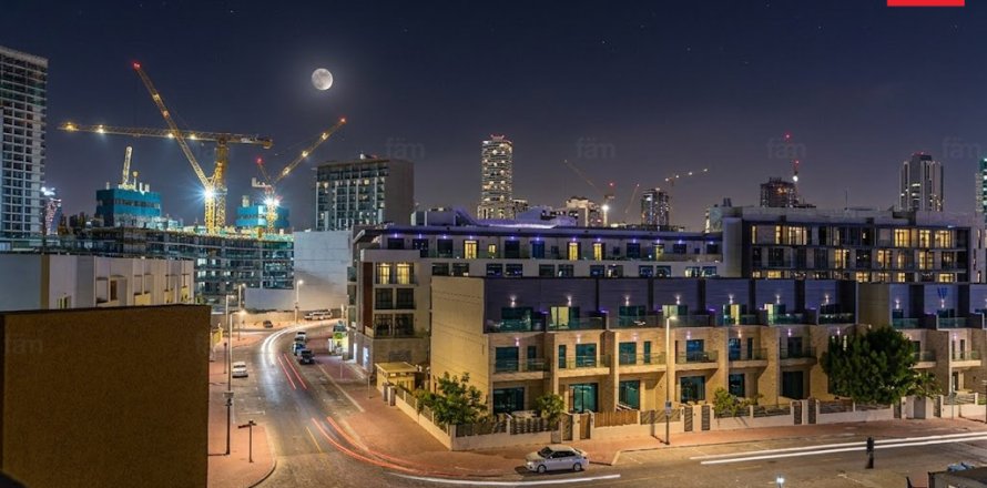 טאונהאוס ב Dubai, איחוד האמירויות 4 חדרי שינה, 156 מ"ר מספר 722129