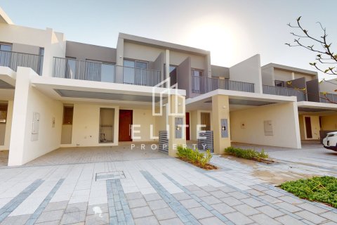Maison de ville à louer à Tilal Al Ghaf, Dubai, EAU 3 chambres, 145 m2 № 736470 - photo 3