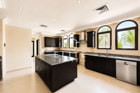 Üürile anda villa asukohaga Palm Jumeirah, Dubai, AÜE: 6 magamistoaga, 1242 m² Nr 736467 - pilt 5