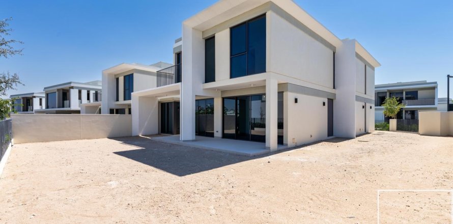 Villa in Tilal Al Ghaf, Dubai, UAE 5 bedrooms, 570 sq.m. № 647348