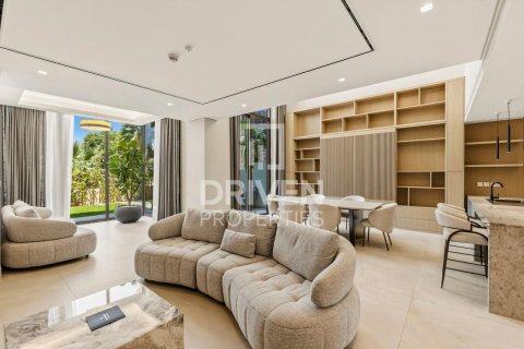 Vila v Jumeirah, Dubai, SAE 3 spálne, 274.53 m2 č. 759605 - Fotografia 3