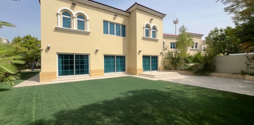 Вілла в Дубай, ОАЕ 4 спальні, 578.5м2 № 633692