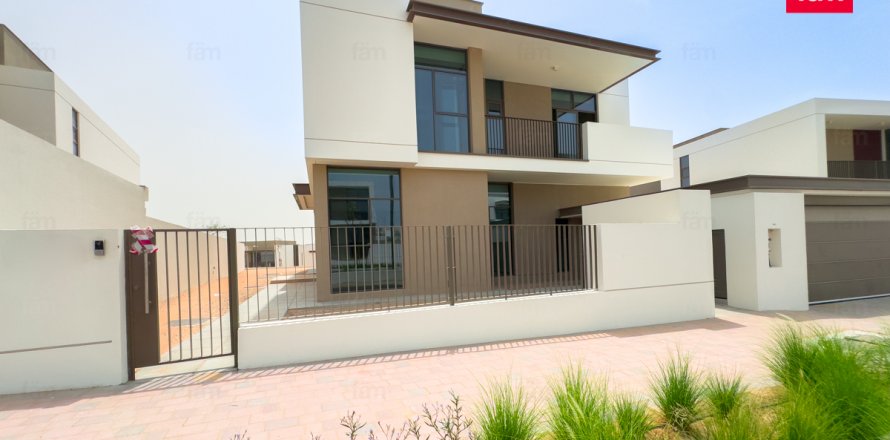 Villa em Al Furjan, Dubai, EAU 5 quartos, 651.3 m2 № 633691