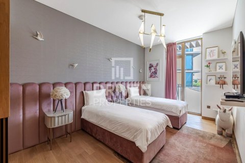 Huoneisto Jumeirah, Dubai, Arabiemiraatit 3 makuuhuonetta, 244 m2 № 652976 - kuva 12