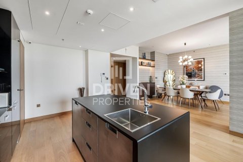 Huoneisto Jumeirah, Dubai, Arabiemiraatit 3 makuuhuonetta, 244 m2 № 652976 - kuva 6