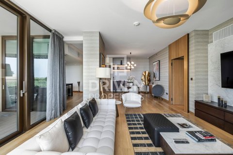 Huoneisto Jumeirah, Dubai, Arabiemiraatit 3 makuuhuonetta, 244 m2 № 652976 - kuva 3