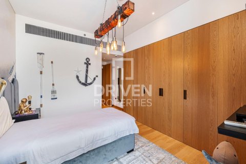 Huoneisto Jumeirah, Dubai, Arabiemiraatit 3 makuuhuonetta, 244 m2 № 652976 - kuva 13