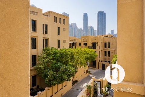 شقة للإيجار في Old Town، دبي، الإمارات العربية المتحدة 3 غرفة نوم ، 176 متر مربع ، رقم 758107 - صورة 2