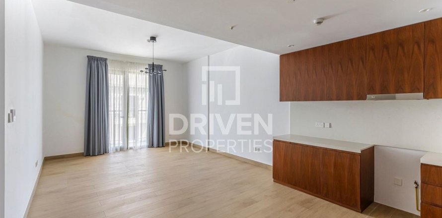 Jumeirah、Dubai、UAEにあるマンション 1ベッドルーム、75 m2 No655252