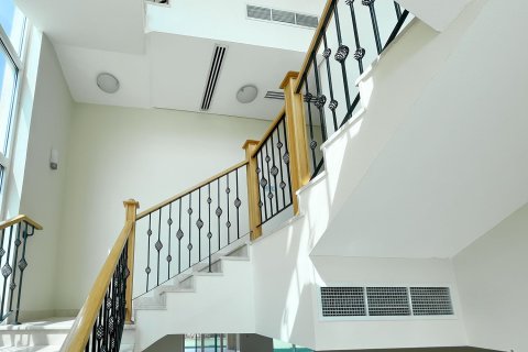 Jumeirah Park, Dubai, संयुक्त अरब अमीरात में विला, 4 बेडरूम, 510 वर्ग मीटर, संख्या 759812 - फ़ोटो 6