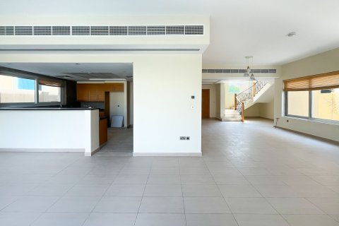 Jumeirah Park, Dubai, संयुक्त अरब अमीरात में विला, 4 बेडरूम, 510 वर्ग मीटर, संख्या 759812 - फ़ोटो 3