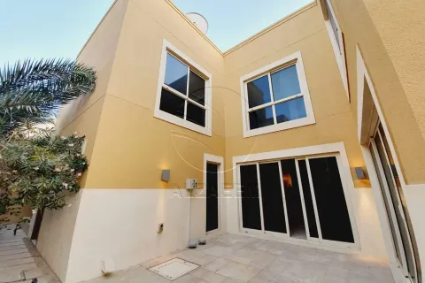 Řadový dům v Al Raha Gardens, Abu Dhabi, SAE 4 ložnice, 300 m² Č.: 725697