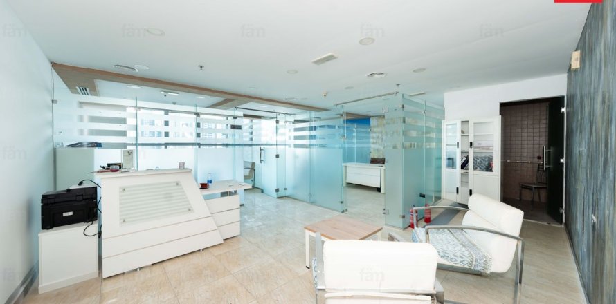 Oficina en Dubai, EAU 82.3 m² № 629210