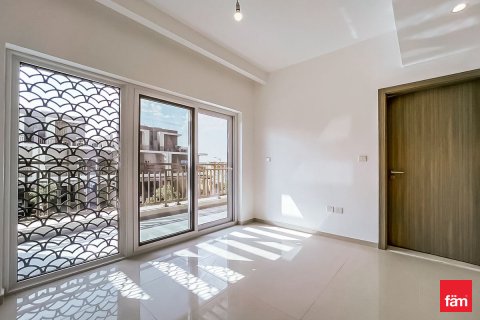 Kuća u nizu u gradu Dubai, UAE 3 spavaće sobe, 112.2 m2 Br. 698961