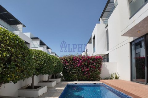 Villa in Sharjah Waterfront City, UAE 4 bedrooms, 257.6 sq.m. № 709251 - photo 17