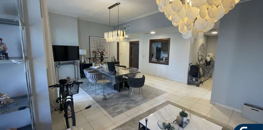 Apartment sa EXECUTIVE TOWERS sa Business Bay, Dubai, UAE 3 silid-tulugan, 177 sq.m. № 671669