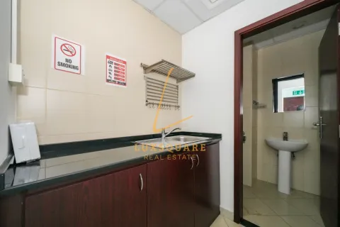 Zyrë në Jumeirah Lake Towers, Dubai, Emiratet e Bashkuara Arabe 67 m2. № 658802 - Foto 15