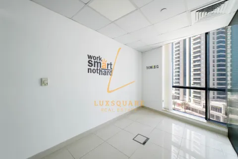 Zyrë në Jumeirah Lake Towers, Dubai, Emiratet e Bashkuara Arabe 67 m2. № 658802 - Foto 10