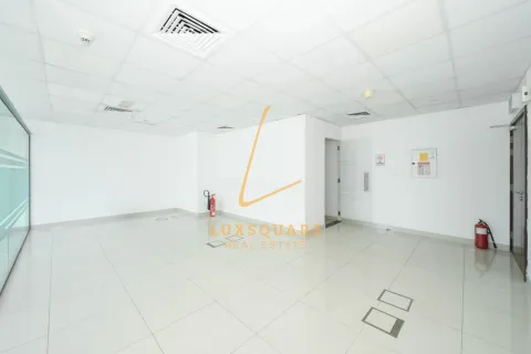 Zyrë në Jumeirah Lake Towers, Dubai, Emiratet e Bashkuara Arabe 67 m2. № 658802 - Foto 6